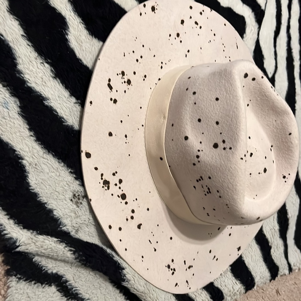 Dot Splashed Hat With Adjustable Strap - image 2